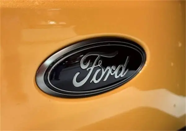 Ford Racing 21-24 Bronco/Bronco Sport Smoked Chrome Oval image 4