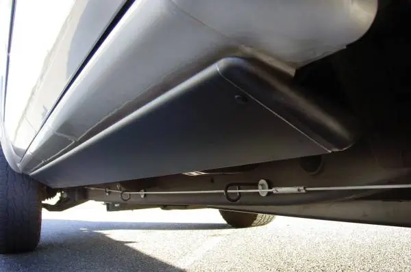 AMP Research 1999-2006 Chevy/GMC Silverado/Sierra Extended/Crew PowerStep - Black image 2
