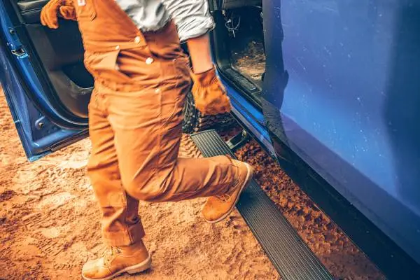 AMP Research 2025 RAM 2500/3500 HD PowerStep image 3