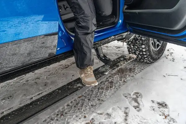 AMP Research 19-22 Ram 1500 Crew Cab PowerStep Xtreme - Black (Incl OEM Style Illumination) image 3
