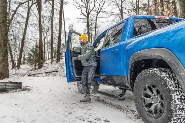 AMP Research 19-22 Ram 1500 Crew Cab PowerStep Xtreme - Black (Incl OEM Style Illumination) image 6