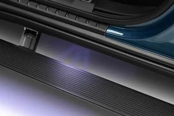 AMP Research 22-23 Chevy/GMC Silverado/Sierra 1500 & 2024 2500/3500HD Double/CC PowerStep Xtreme image 3