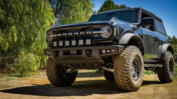 Baja Designs 2021+ Ford Bronco 6 XL Linkable Light Bar Kit Steel Bumper Mount w/Upfitter image 2