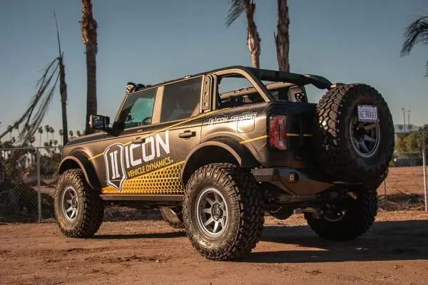 ICON 21+ Ford Bronco Tubular Rear Track Bar Kit - Adjustable image 2