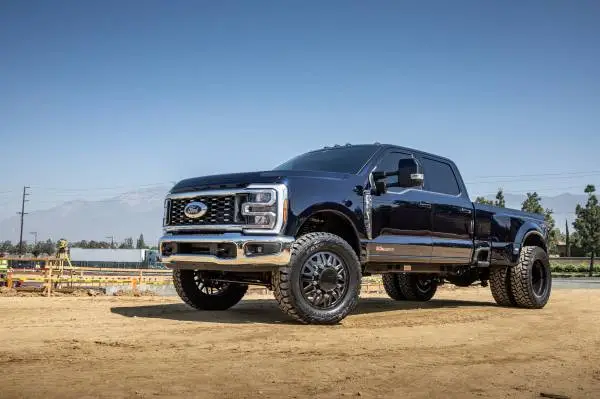 ICON 23-25 Ford F-250/F-350 Super Duty 4WD Gas 2.5in Lift Front Dual Rate Coil Spring Kit image 2