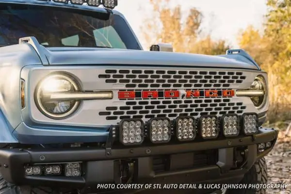 Diode Dynamics Bronco SS5 6-Pod CrossLink Grille Lightbar Kit Pro - White Combo image 2
