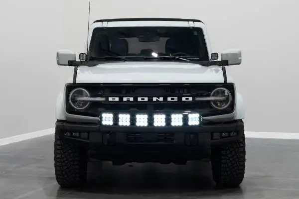 Diode Dynamics Bronco SS5 6-Pod CrossLink Grille Lightbar Kit Pro - Yellow Combo image 4